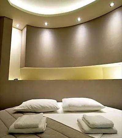 Louloudis Fresh-adults Only 3* لايميناس